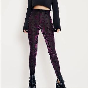 Blackmilk BURNED VELVET PLUM SPELL HW LEGGINGS - LIMITED XS
